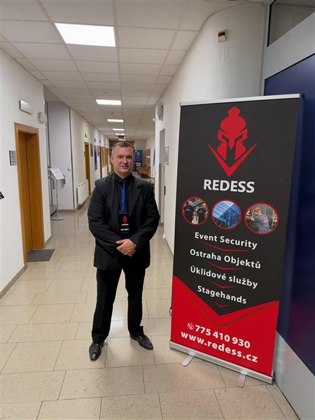 Security Redess na společenské akci